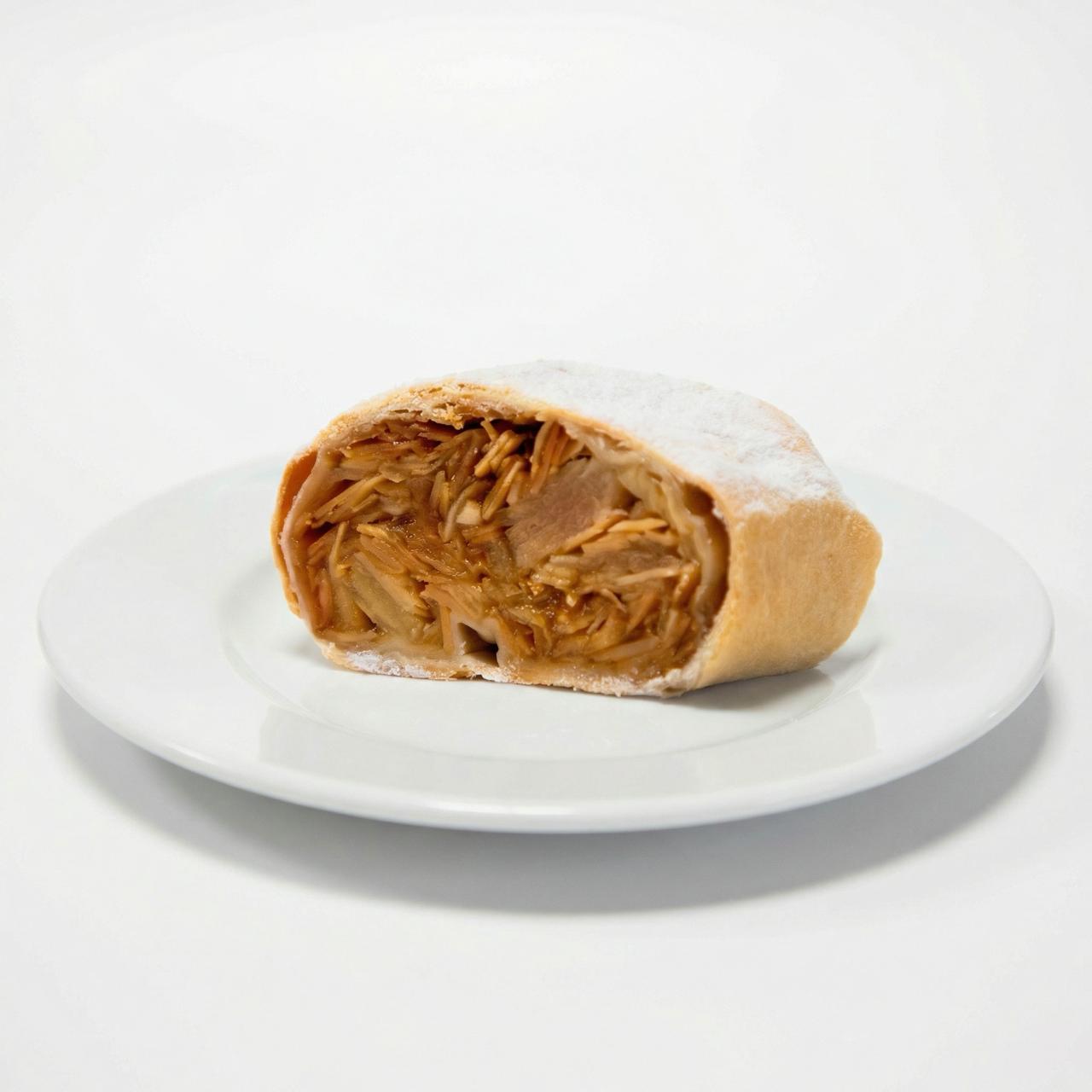 Штрудель с грушей и миндалем