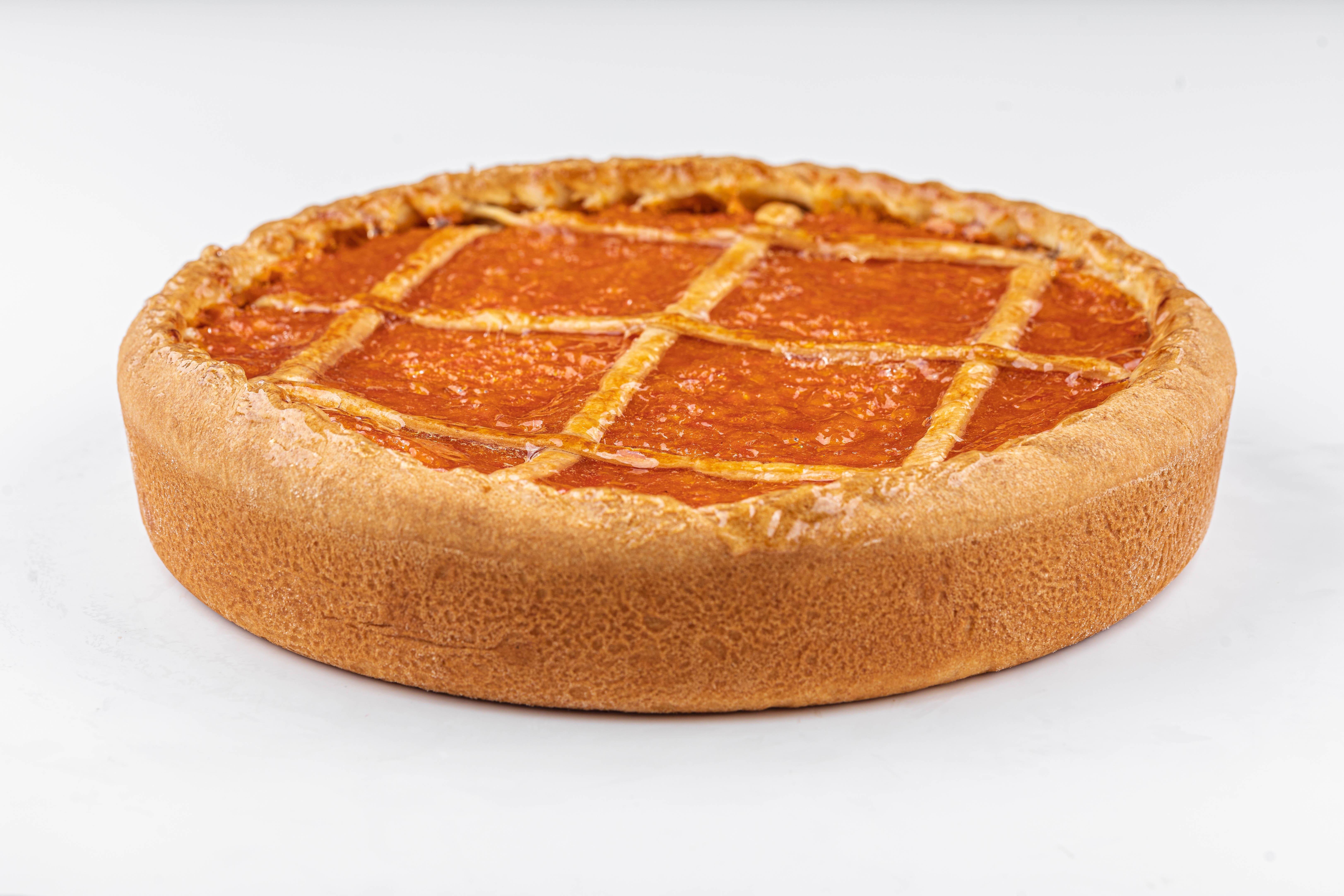 Пирог с черносливом и курагой целый