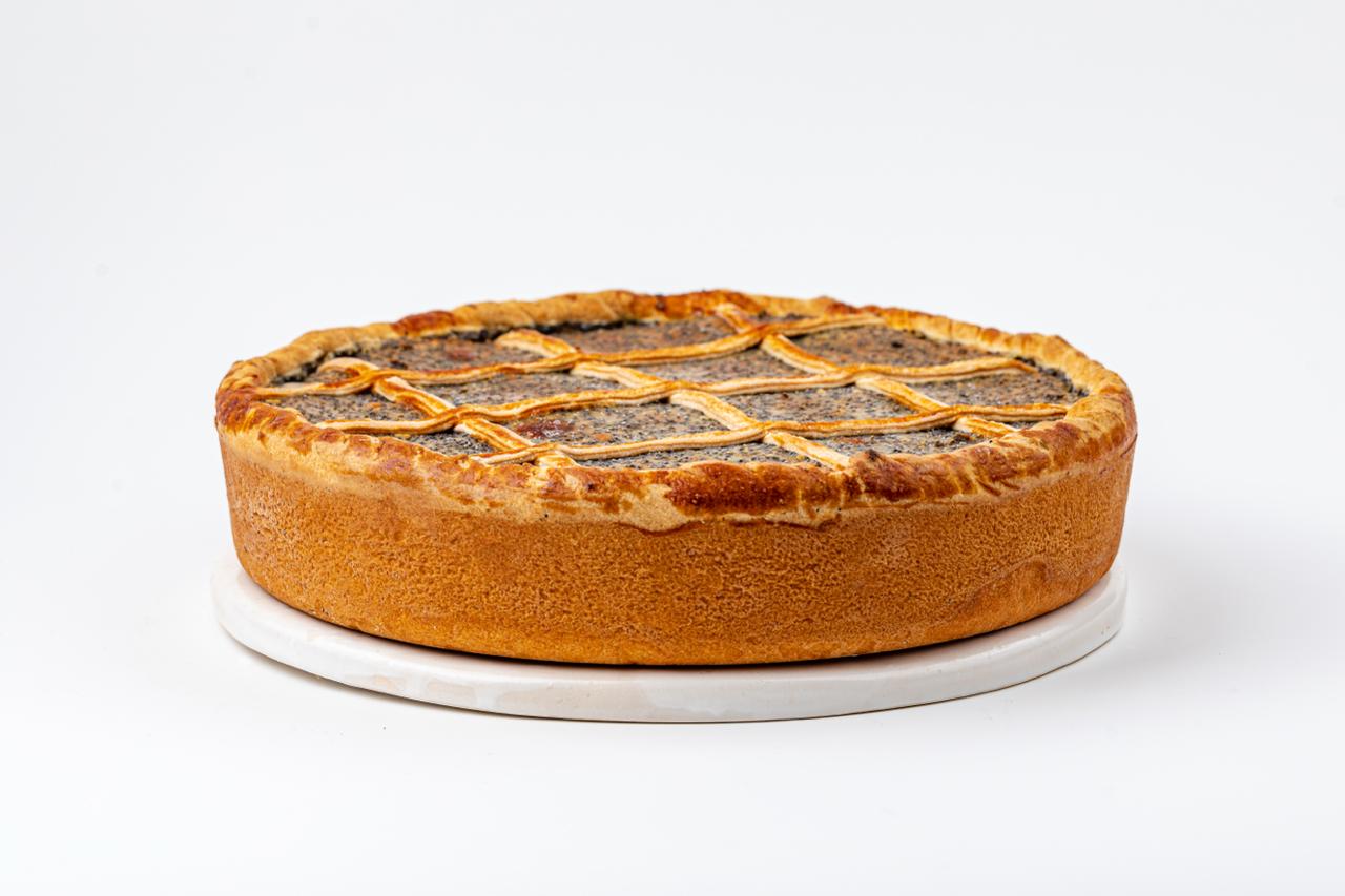 Пирог творожный маковый целый