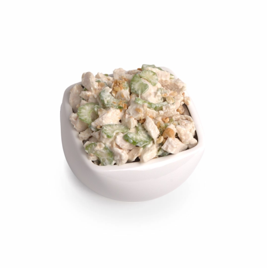 Салат с курицей, сельдереем и яблоком